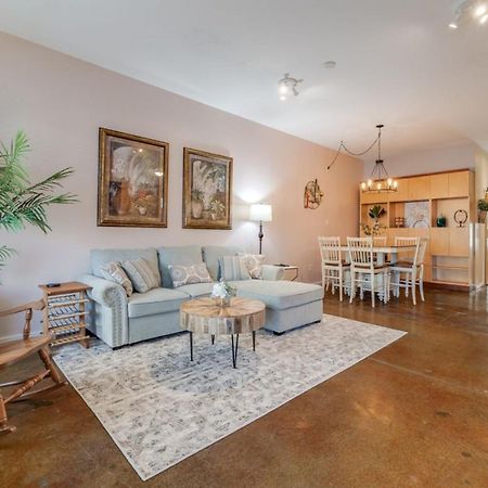 Southern Charmer-Historic District Downtown-Front Porch-Walk Score 90!!-Private Parking-1 Minute To Forsyth Park Savannah Kültér fotó