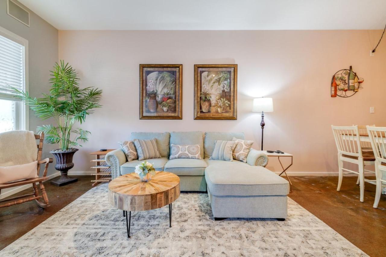 Southern Charmer-Historic District Downtown-Front Porch-Walk Score 90!!-Private Parking-1 Minute To Forsyth Park Savannah Kültér fotó