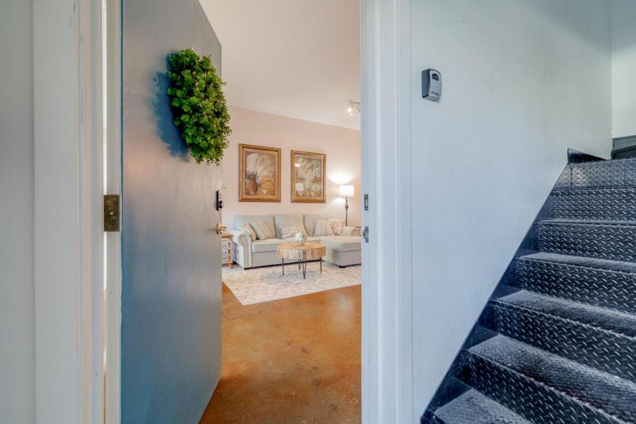 Southern Charmer-Historic District Downtown-Front Porch-Walk Score 90!!-Private Parking-1 Minute To Forsyth Park Savannah Kültér fotó