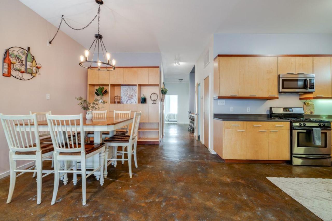 Southern Charmer-Historic District Downtown-Front Porch-Walk Score 90!!-Private Parking-1 Minute To Forsyth Park Savannah Kültér fotó