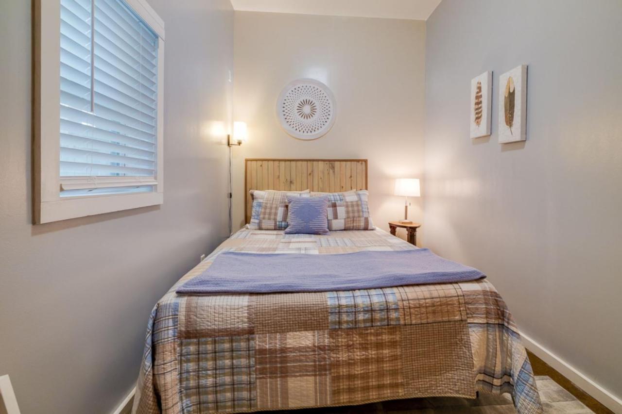 Southern Charmer-Historic District Downtown-Front Porch-Walk Score 90!!-Private Parking-1 Minute To Forsyth Park Savannah Kültér fotó