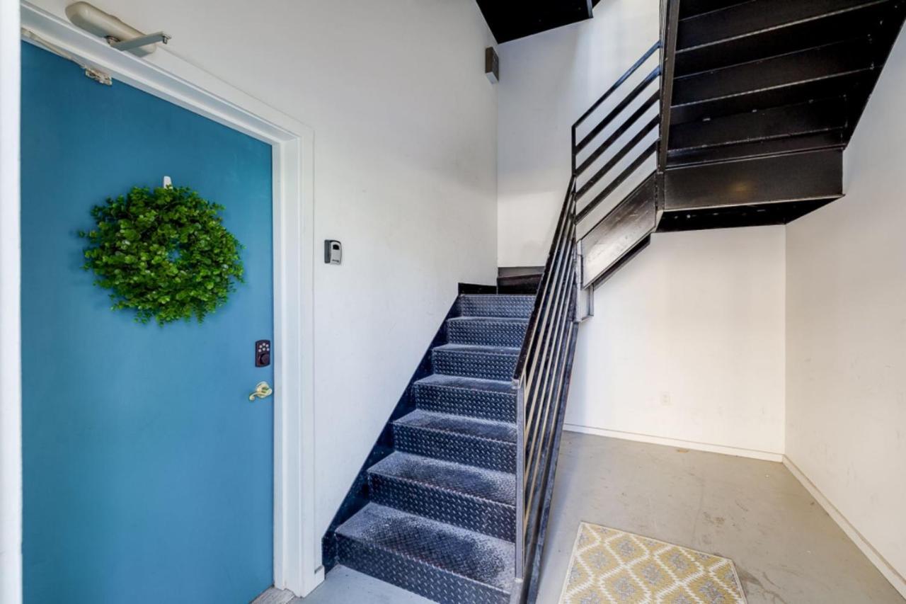 Southern Charmer-Historic District Downtown-Front Porch-Walk Score 90!!-Private Parking-1 Minute To Forsyth Park Savannah Kültér fotó